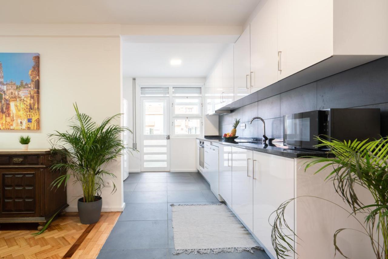 Host Wise - Spacious Fresh Flat W Terrace - Near Sea เอสปีโญ ภายนอก รูปภาพ